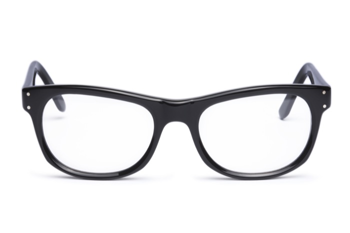018-lunette-en-acetate-noire-modele-carlton_Z3I5418-front-maison-bonnet-700.jpg